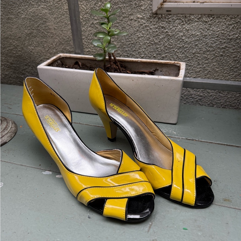 Seychelles Black & Yellow Peep-Toe Heels — Size 8.5